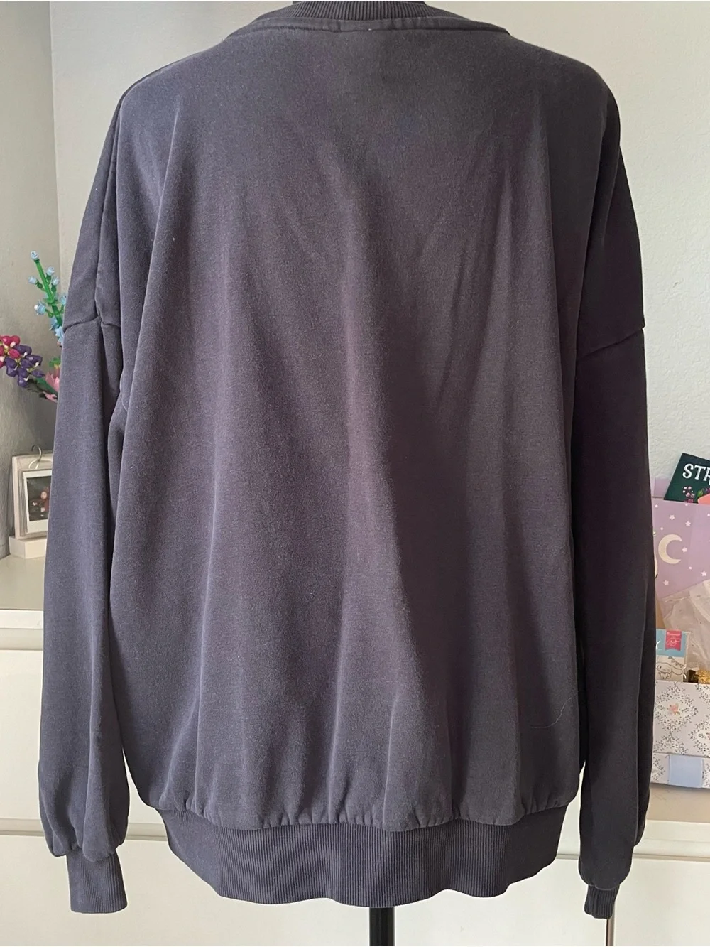 H&M Yale University Navy Crewneck Sweatshirt Women's Size Medium - Picture 3 of 5